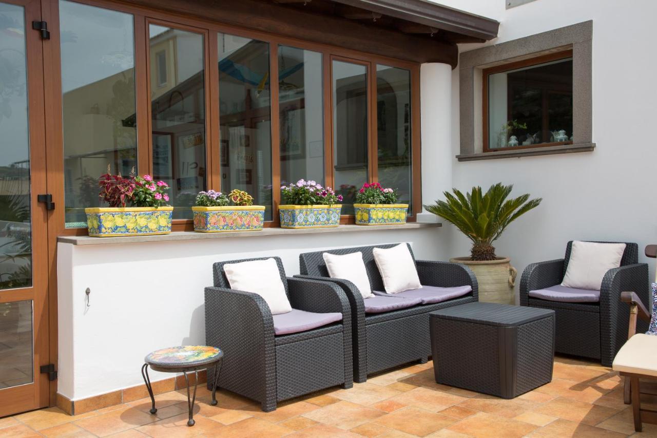 Diana Brown B&B Affittacamere ลีปารี ภายนอก รูปภาพ