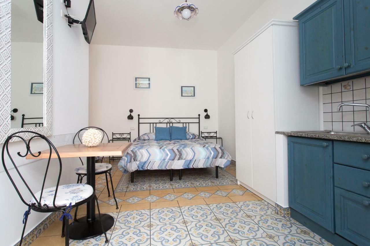Diana Brown B&B Affittacamere ลีปารี ภายนอก รูปภาพ