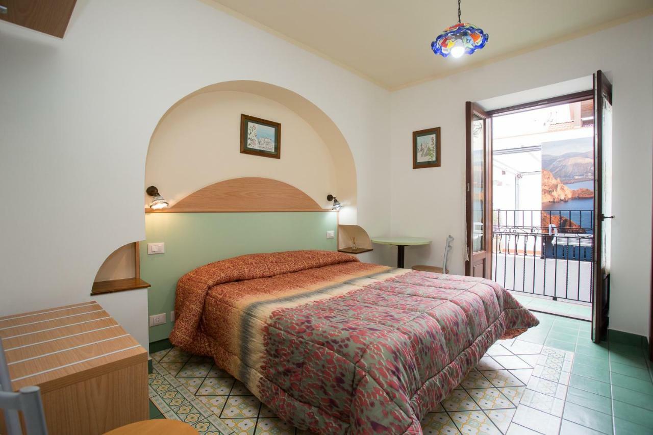 Diana Brown B&B Affittacamere ลีปารี ภายนอก รูปภาพ